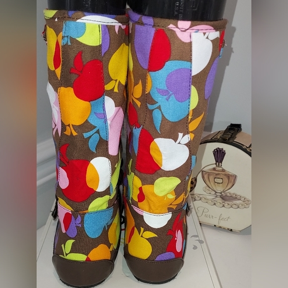 Max Collection Kids Apple Print Pull On Fashion Boot NIB - Picture 4 of 11